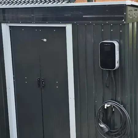 Mit Elektro Ladestation In Eckenhagen *